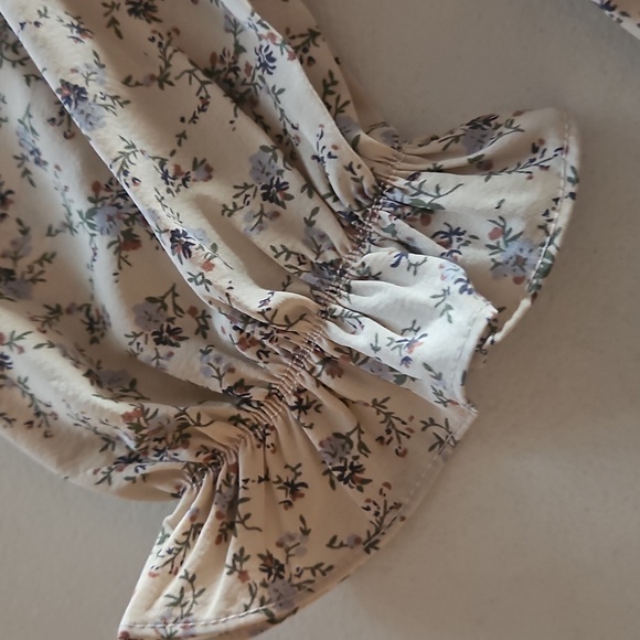 JUNIORS DITSY FLORAL PRINT HIGH NECK TIERED LONG SLEEVE TOP - Picture 5 of 8